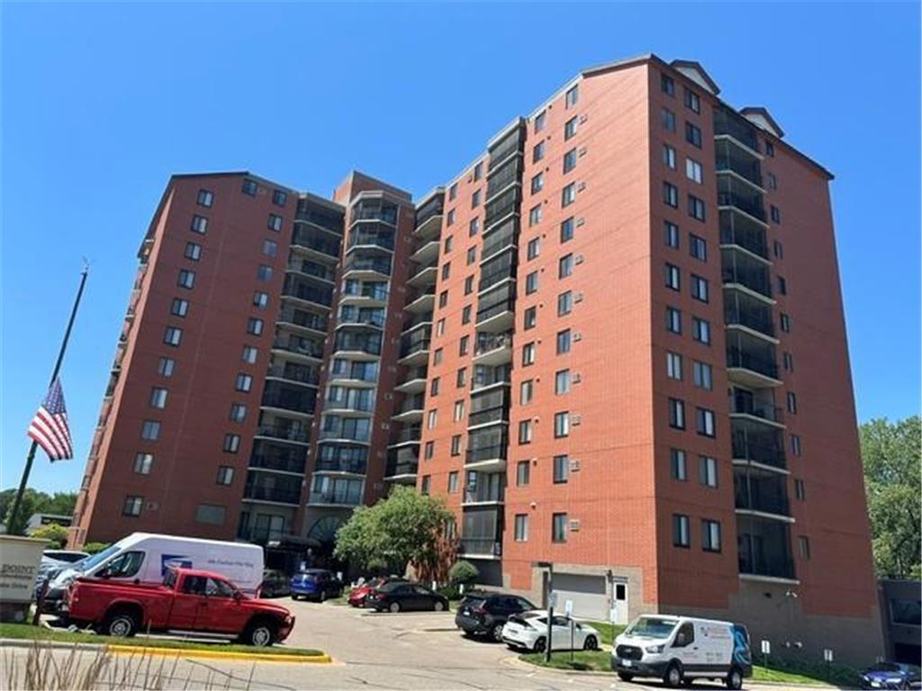 6500 Woodlake Drive #1104 Richfield MN 55423 7108516 image1
