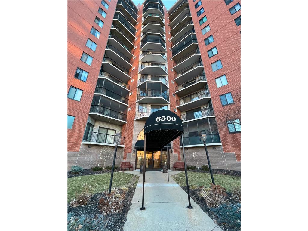 6500 Woodlake Drive #202 Richfield MN 55423 6351707 image1