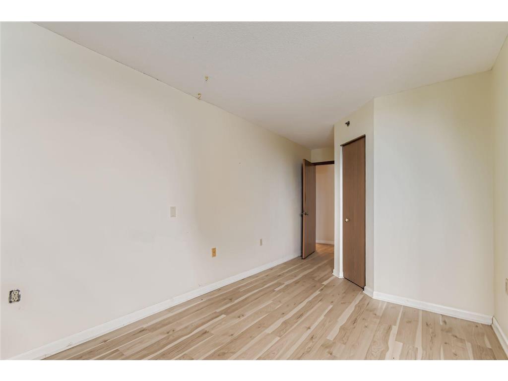 6500 Woodlake Drive #401 Richfield MN 55423 7052529 image17