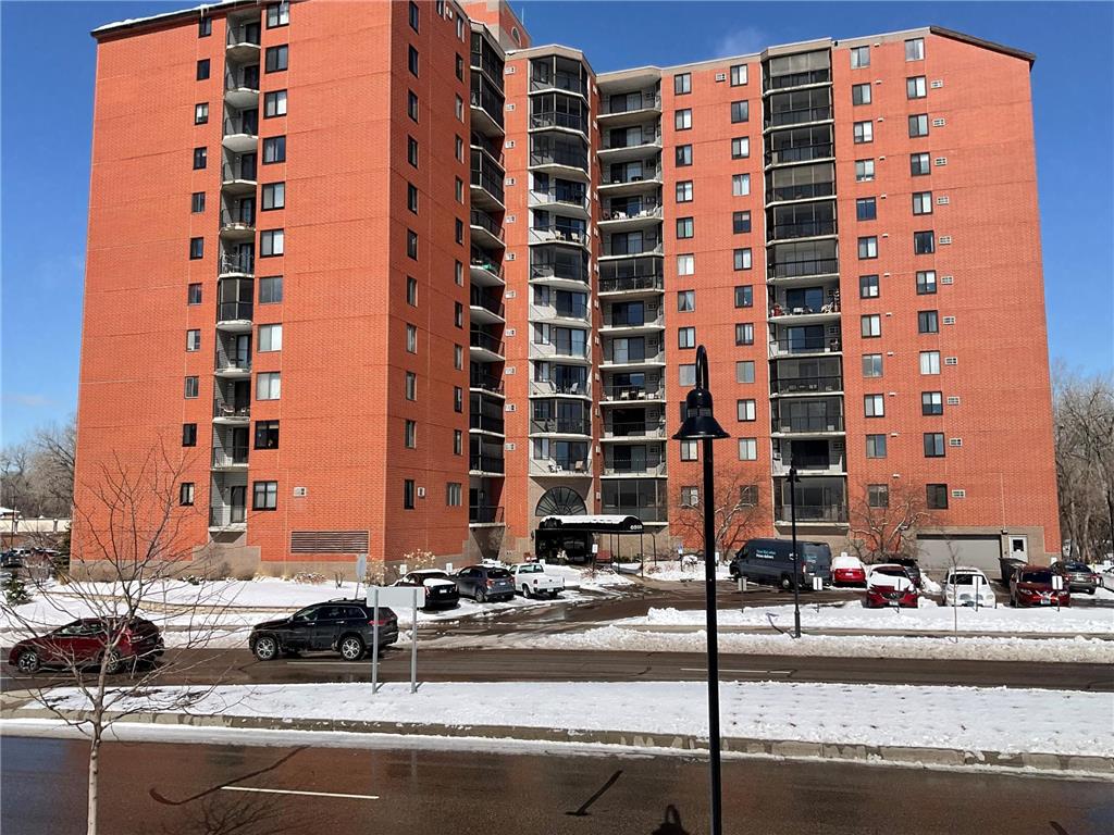 6500 Woodlake Drive #706 Richfield MN 55423 - Richfield Lake 6505946 image1