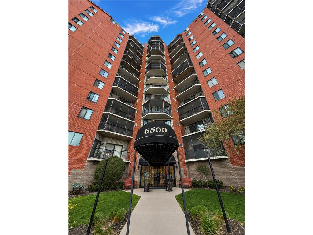 6500 Woodlake Drive #707 Richfield MN 55423 7063158 image1