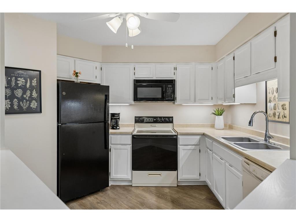 6500 Woodlake Drive #710 Richfield MN 55423 - Richfield Lake 7065522 image3