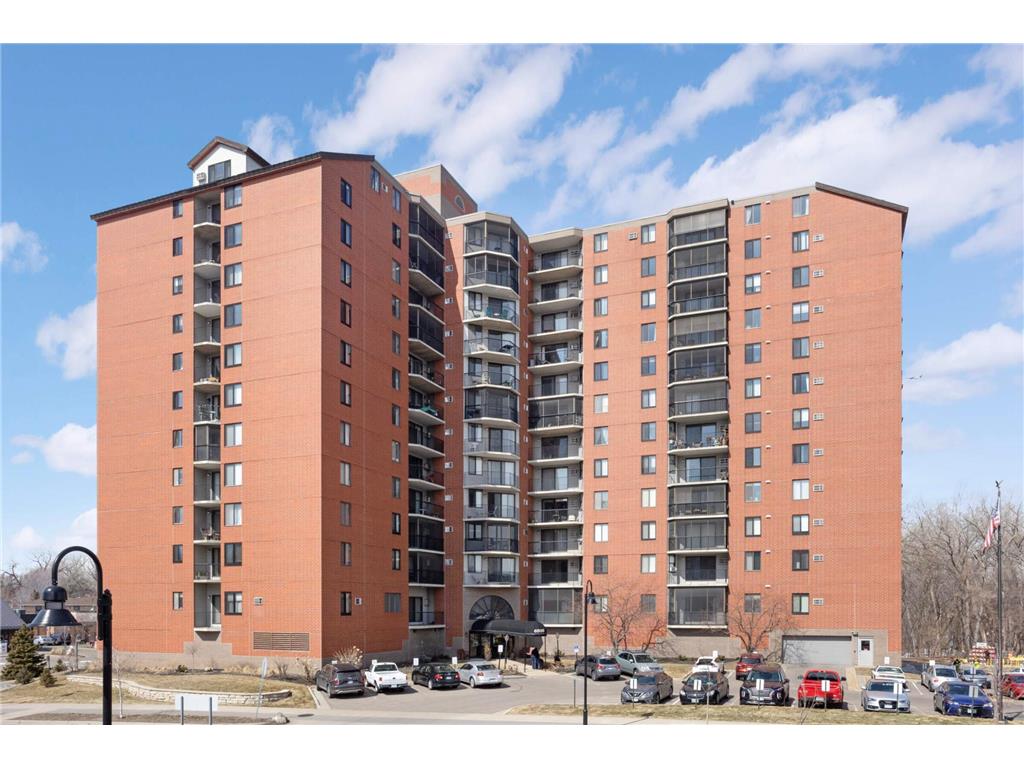 6500 Woodlake Drive 811, Richfield, MN, 55423 MLS 6315298 Edina