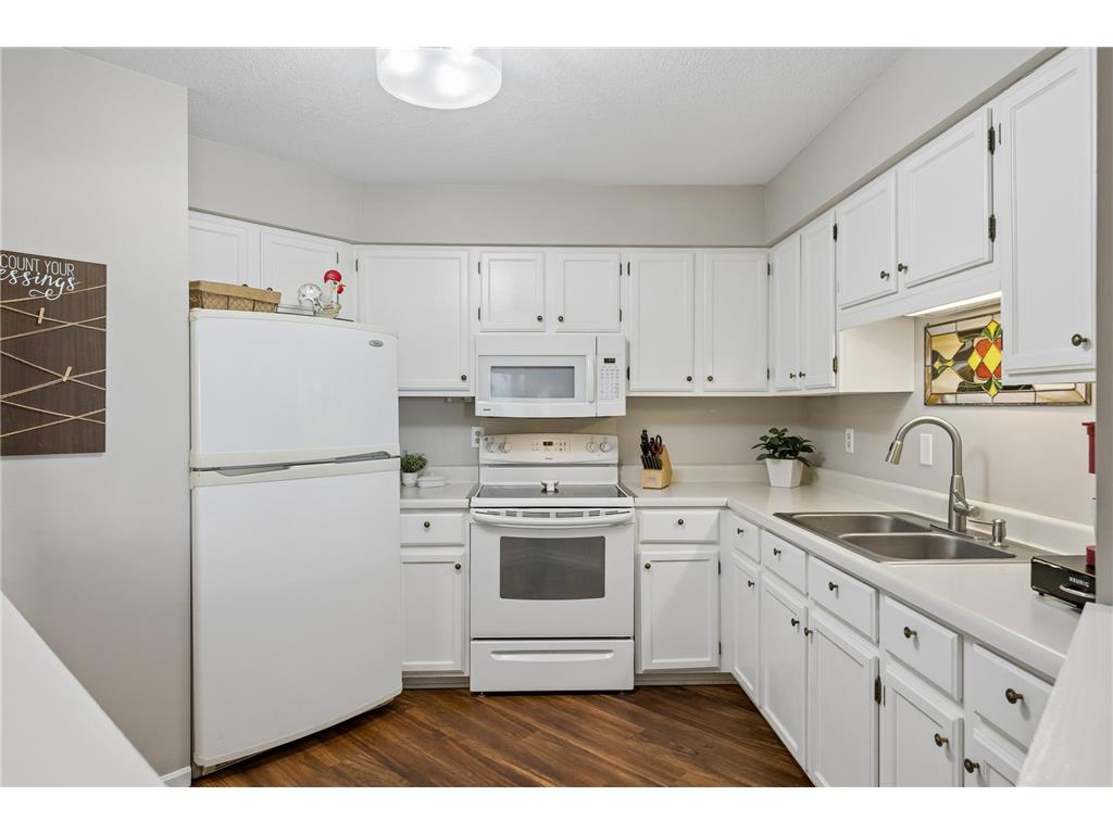 6500 Woodlake Drive #910 Richfield MN 55423 - Richfield Lake 7065509 image3