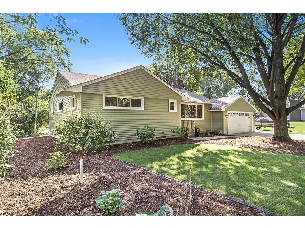 651 11th Avenue NW New Brighton MN 55112 6589601 image1