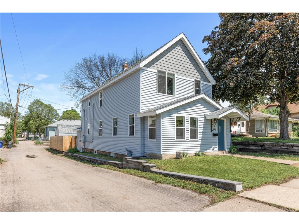 651 Hawthorne Avenue E Saint Paul MN 55106 6550907 image1
