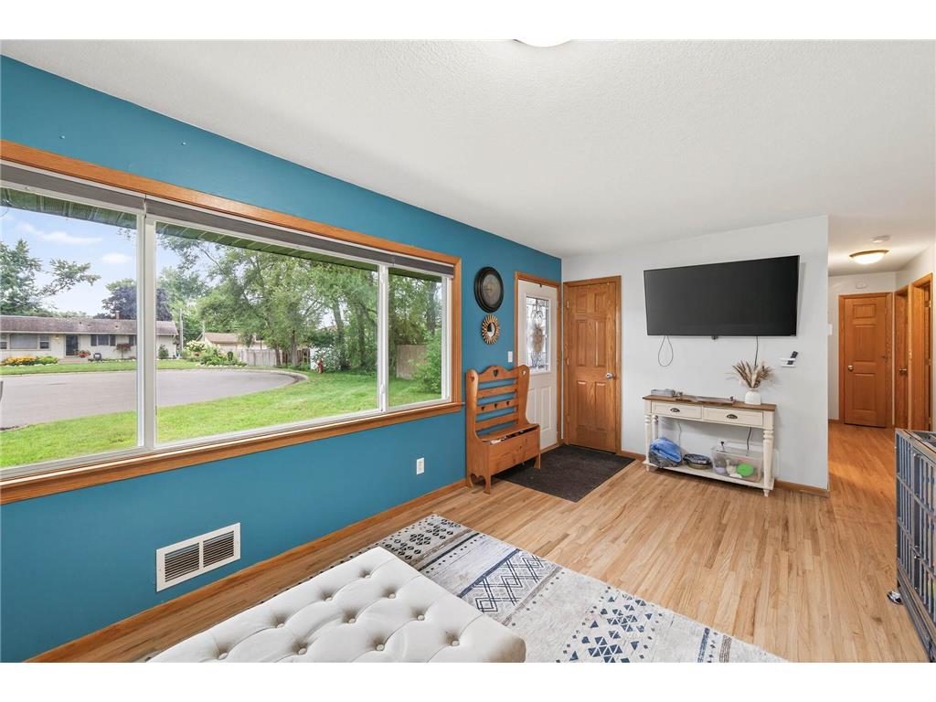 651 Randall Drive Anoka MN 55303 6777648 image8