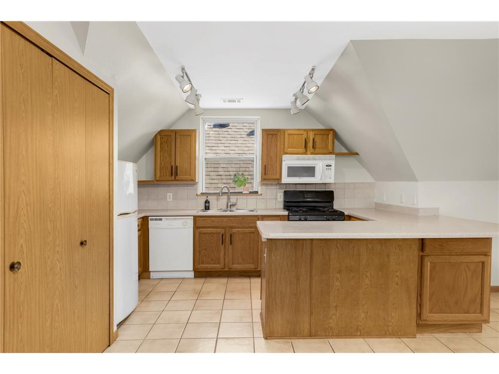 651 Reaney Avenue Saint Paul MN 55130 7041178 image4