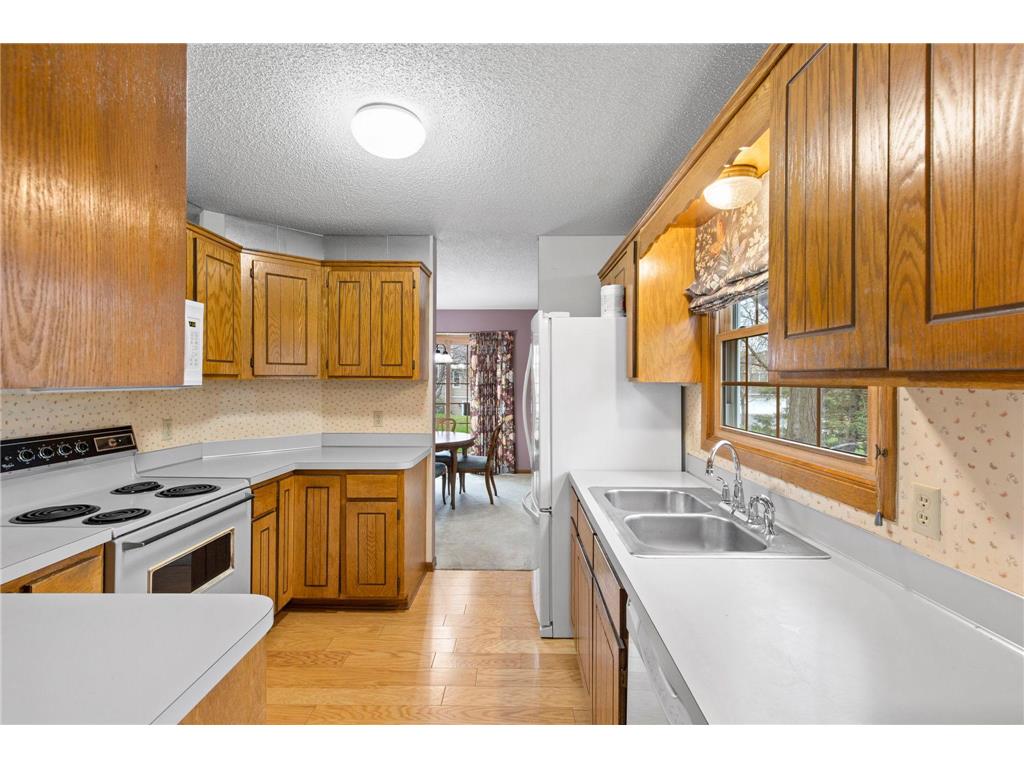 6512 Upper 23rd Street N Oakdale MN 55128 7062876 image13