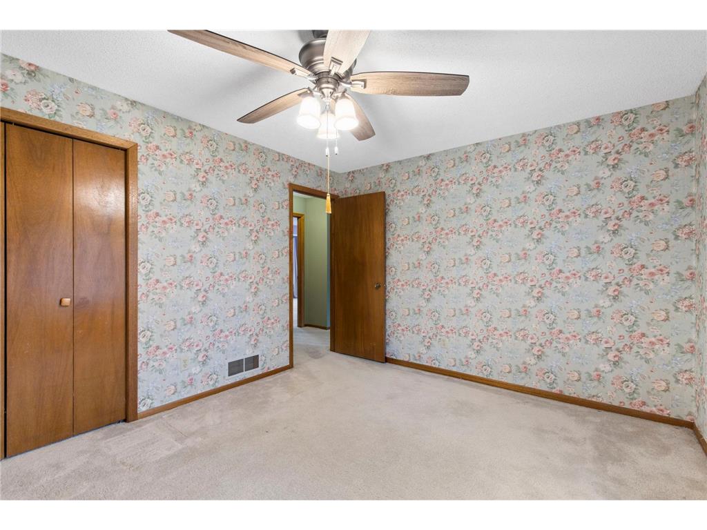 6512 Upper 23rd Street N Oakdale MN 55128 7062876 image24