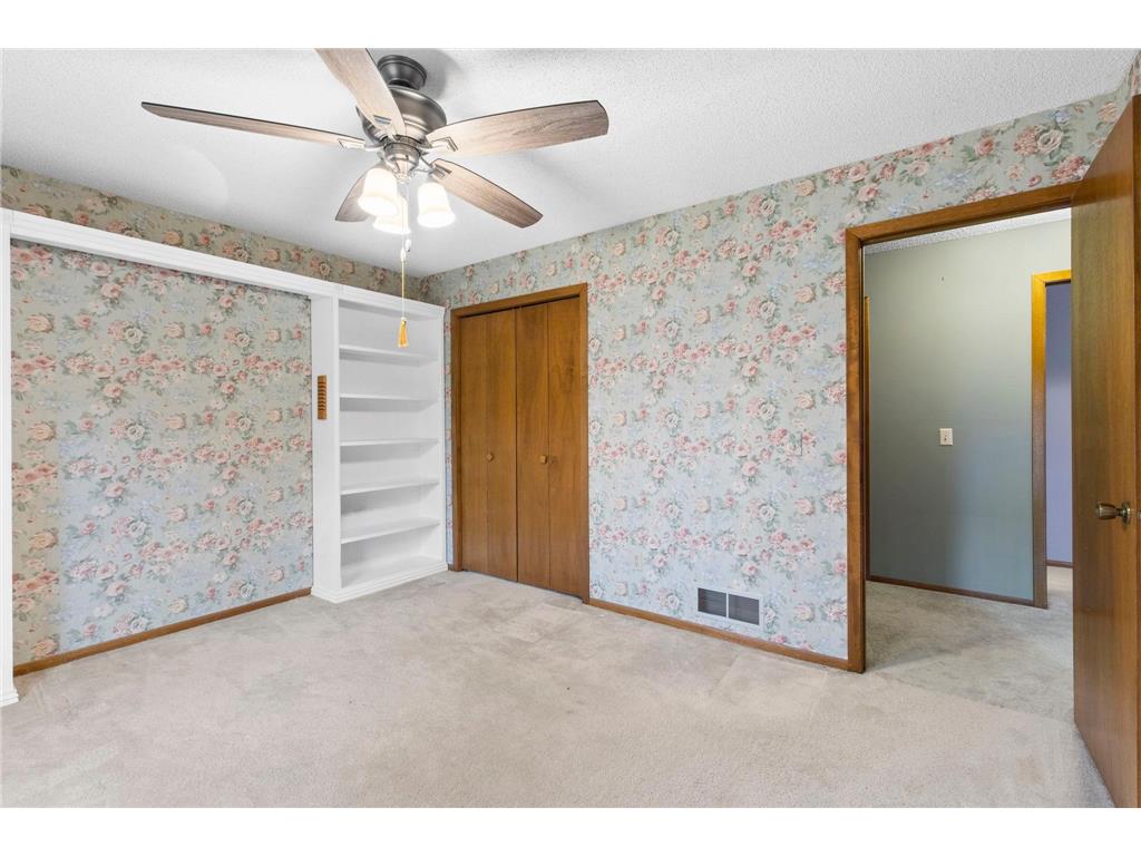 6512 Upper 23rd Street N Oakdale MN 55128 7062876 image25