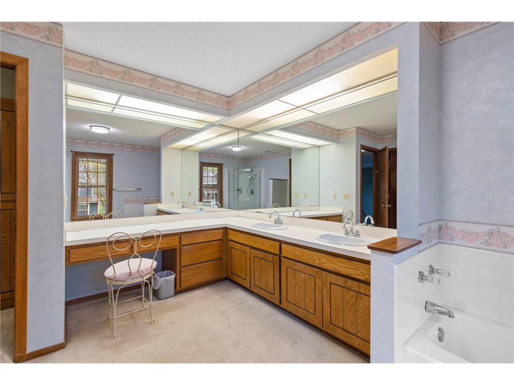 6512 Upper 23rd Street N Oakdale MN 55128 7062876 image33