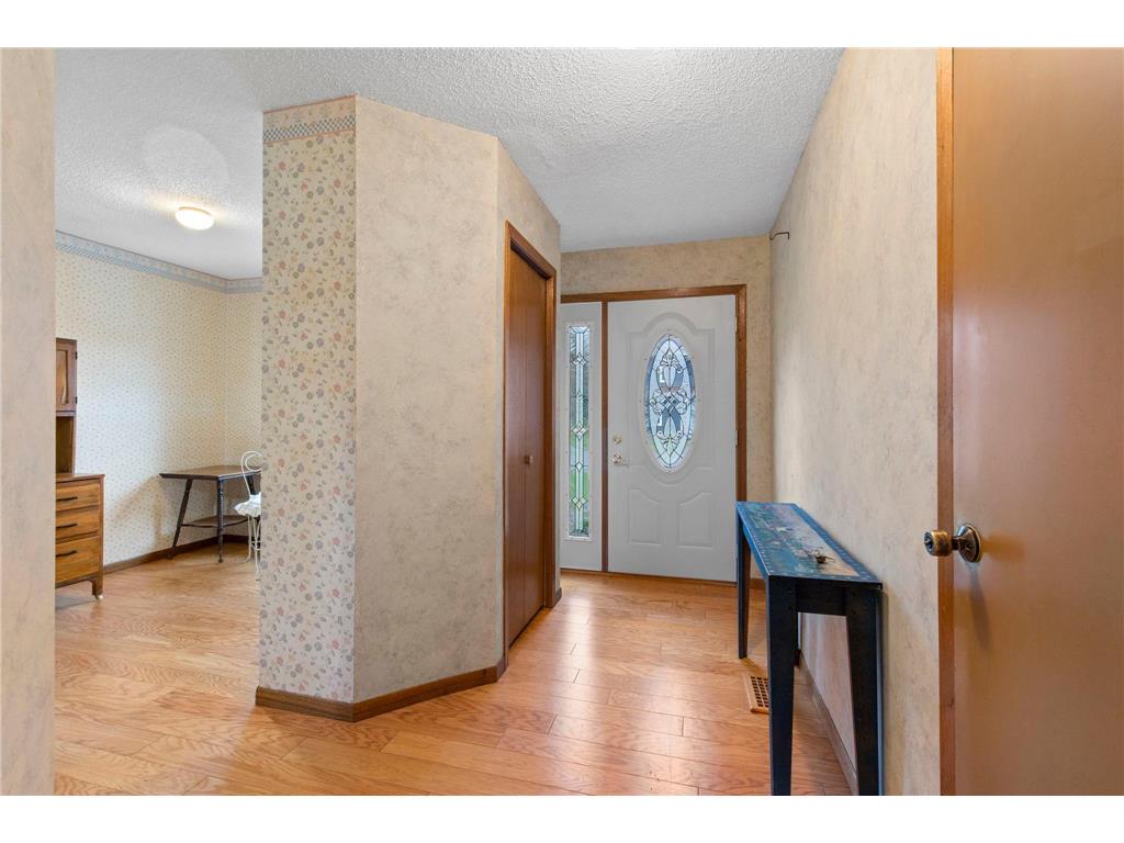 6512 Upper 23rd Street N Oakdale MN 55128 7062876 image4