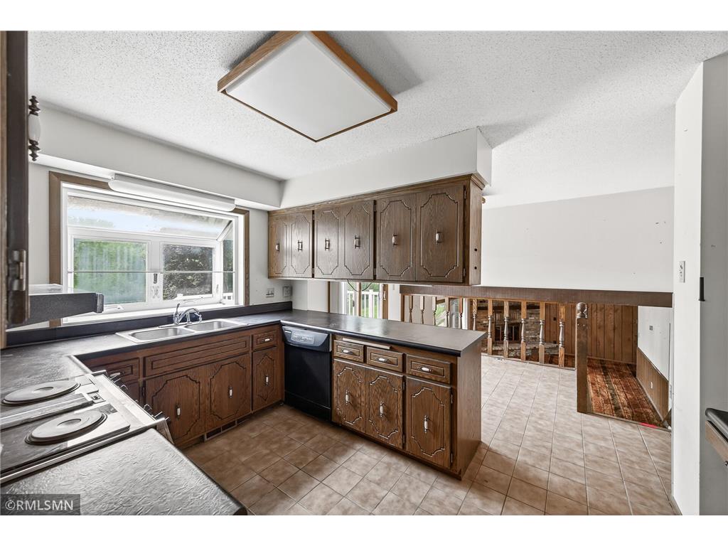 6518 W River Road Brooklyn Center MN 55430 6772389 image13