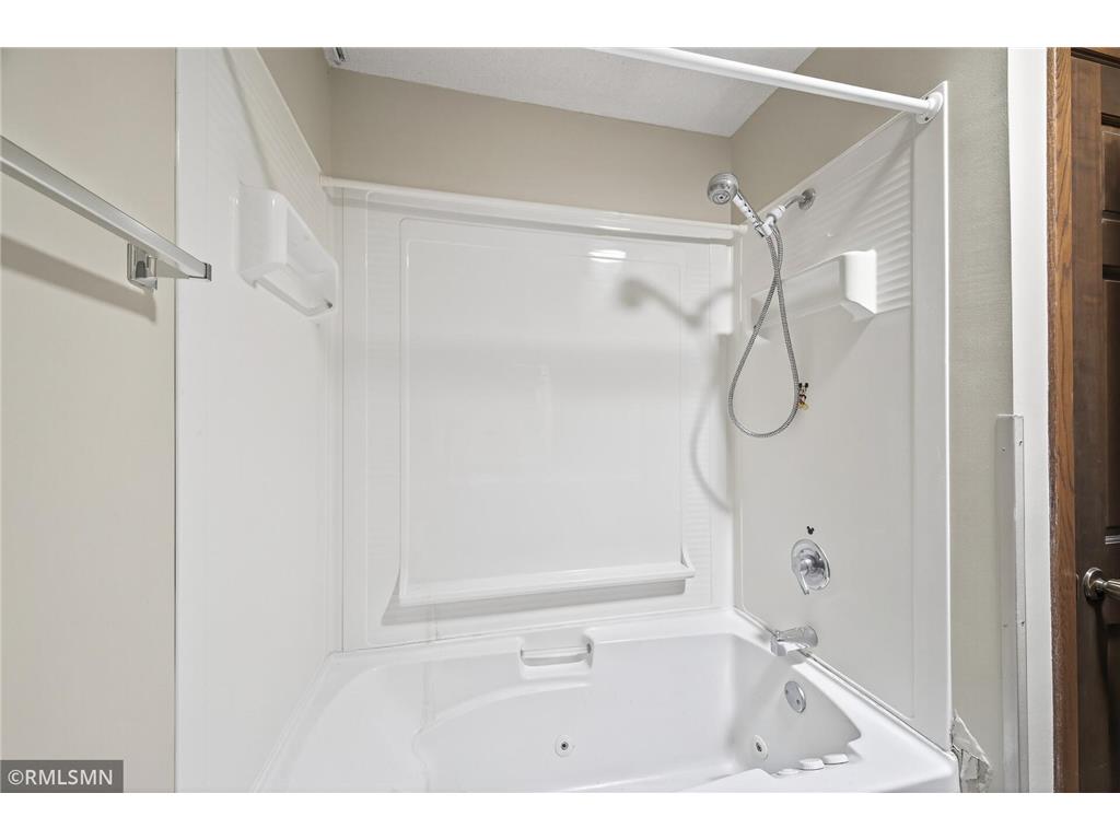 6518 W River Road Brooklyn Center MN 55430 6772389 image37