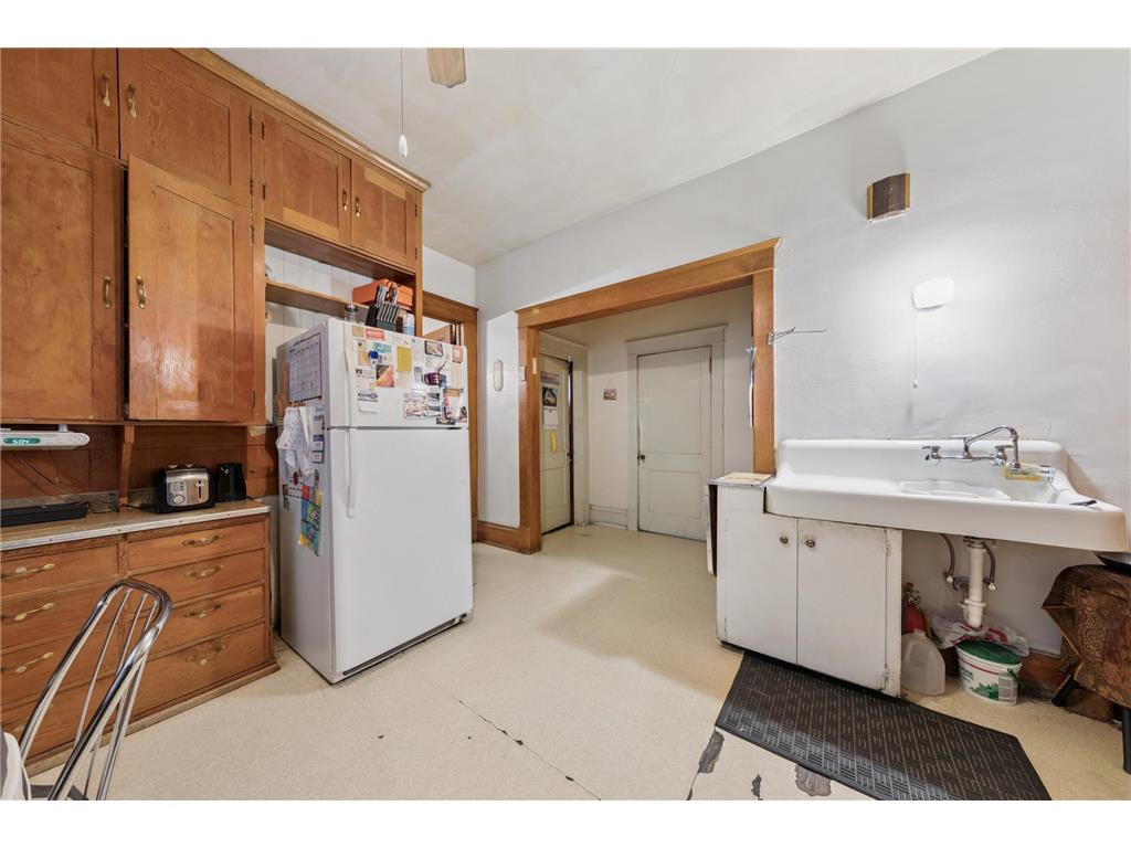 652 Dayton Avenue Saint Paul MN 55104 7006291 image7