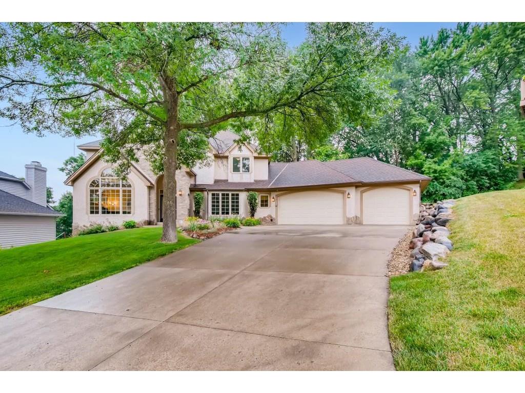 652 Evans Court, Shoreview, MN 55126 MLS 6018976 Edina Realty