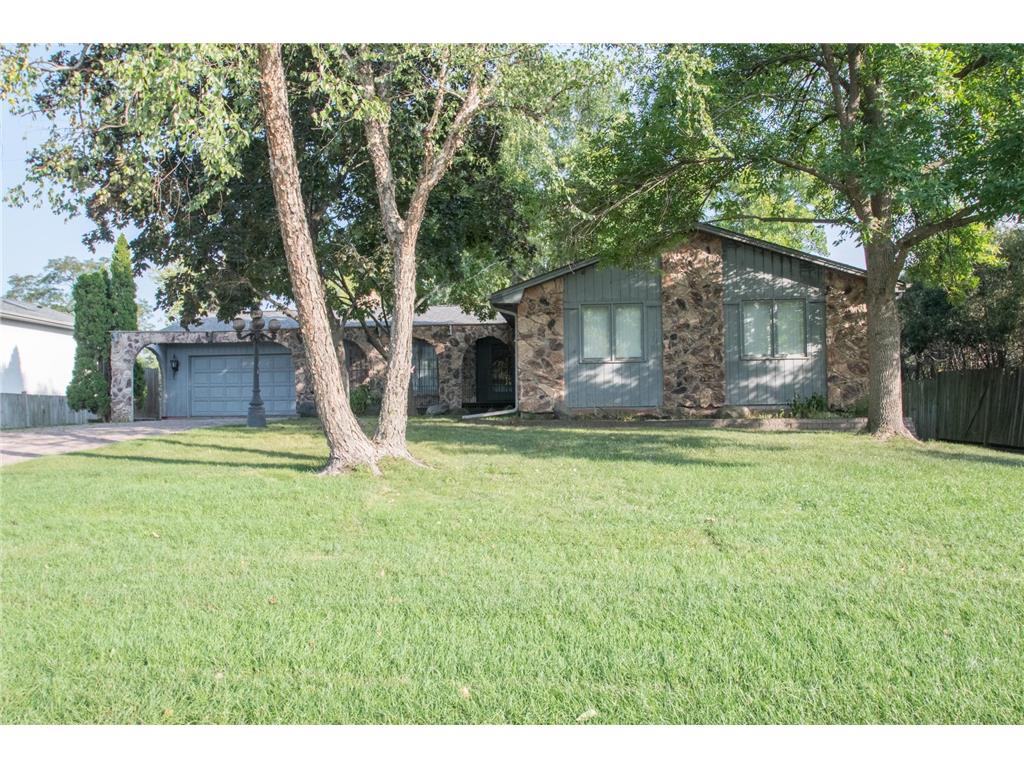 6520 Balsam Lane N, Maple Grove, MN 55369 MLS 6405327 Edina Realty