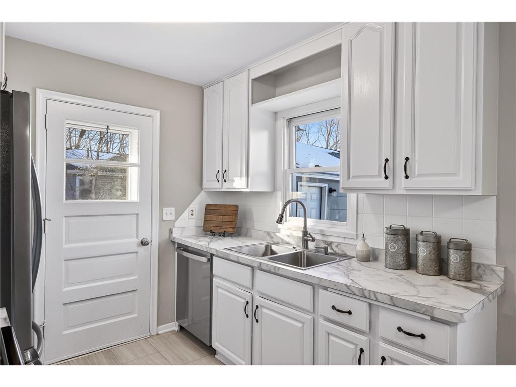 653 109th Avenue NW Coon Rapids MN 55448 7009057 image15