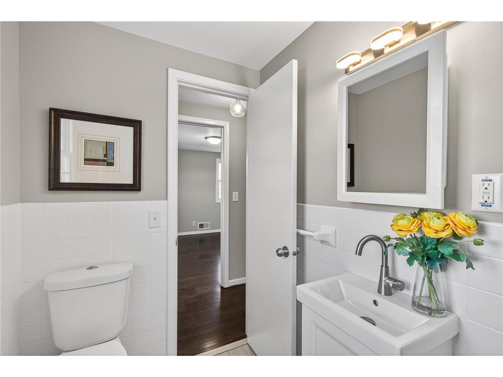 653 109th Avenue NW Coon Rapids MN 55448 7009057 image27