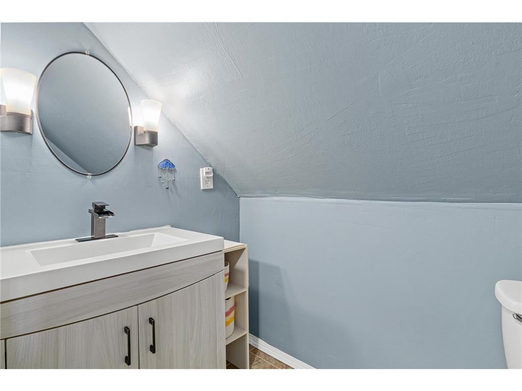 653 19th Avenue NE Minneapolis MN 55418 7063359 image17