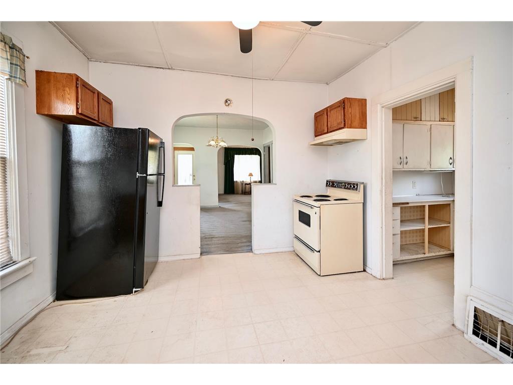 653 Johnson Street Winona MN 55987 6758484 image9