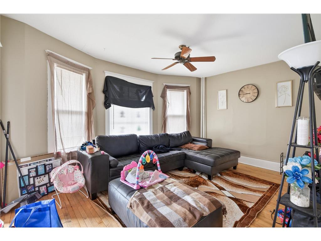 653 Sims Avenue Saint Paul MN 55106 7018982 image3