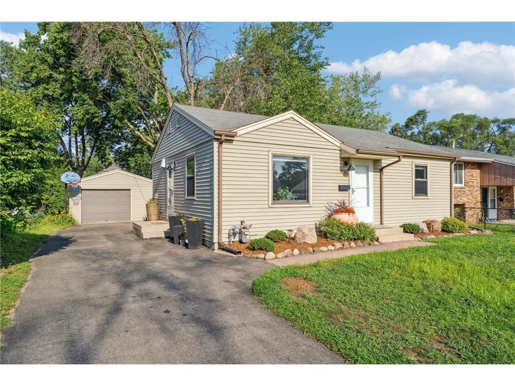 6536 Bloomington Avenue S Richfield MN 55423 6396602 image1