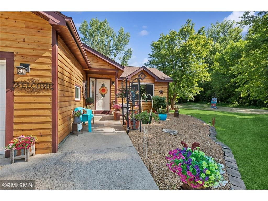 6537 Spruce Drive Cannon Falls MN 55009 6749083 image1