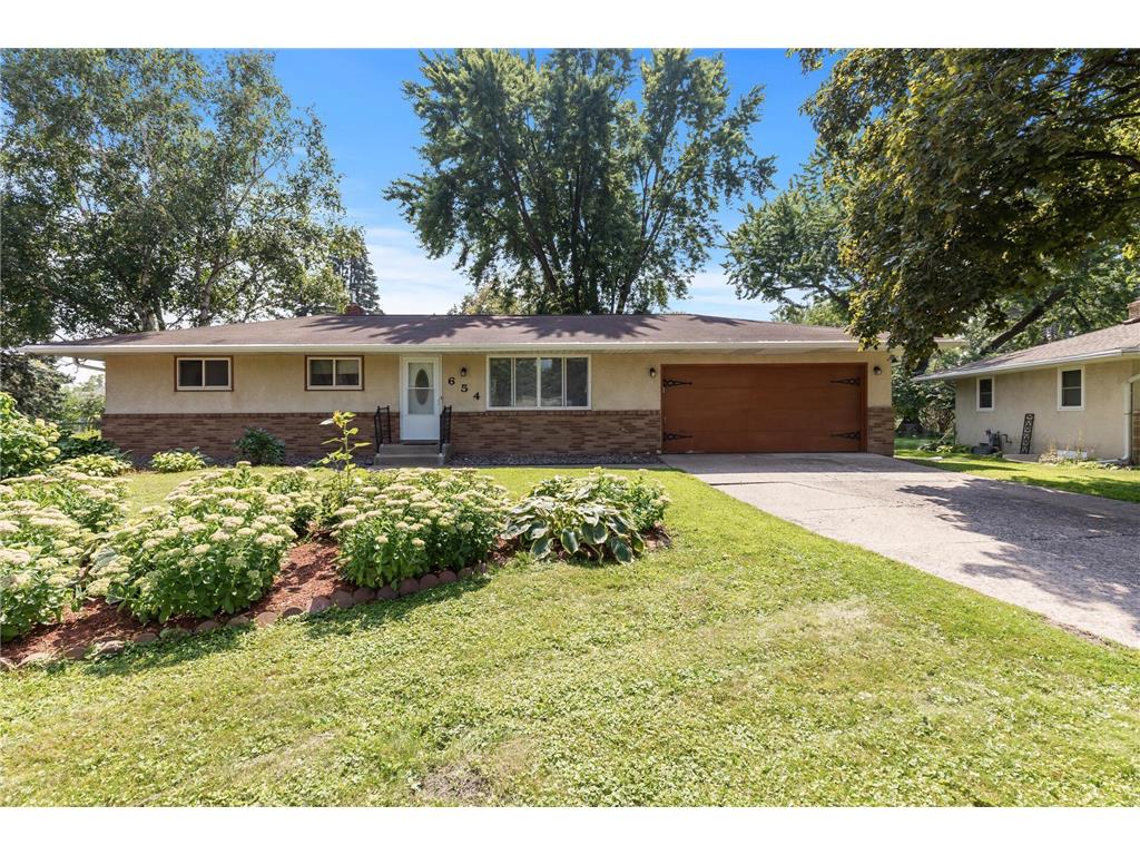 654 Grandview Avenue W Roseville MN 55113 6586410 image1