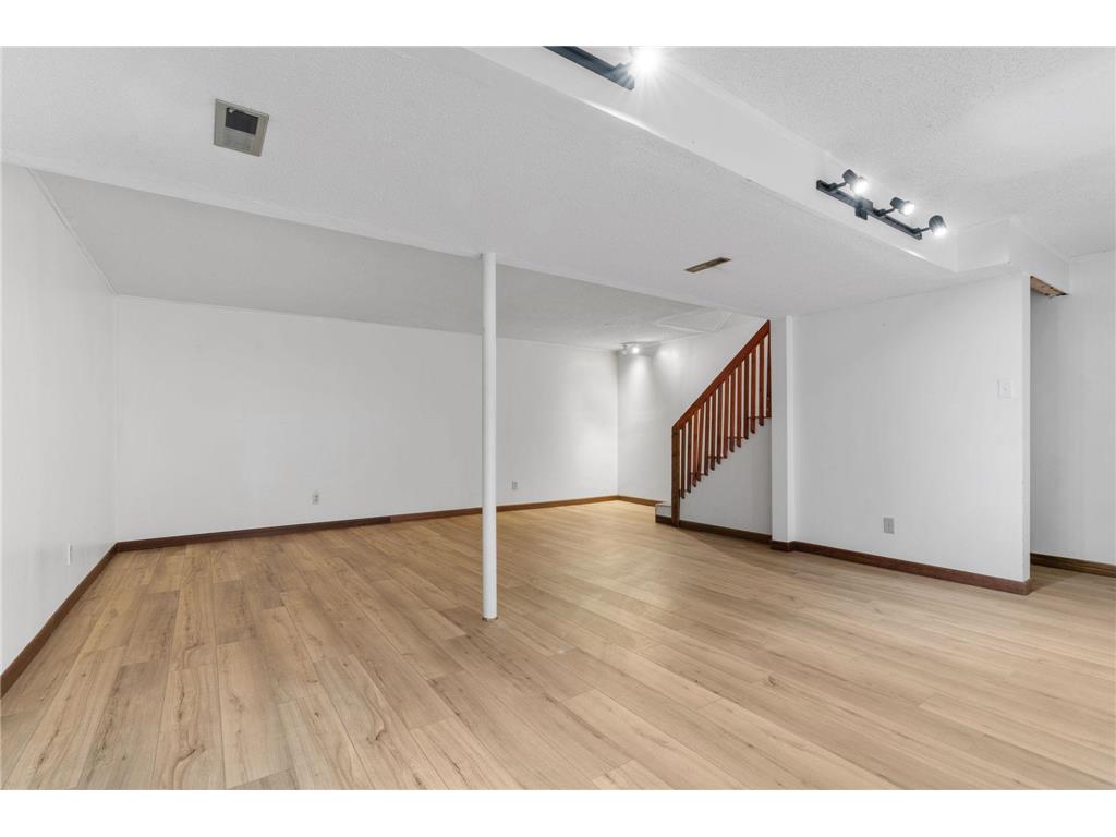 6540 Zealand Avenue N Brooklyn Park MN 55428 7043905 image25