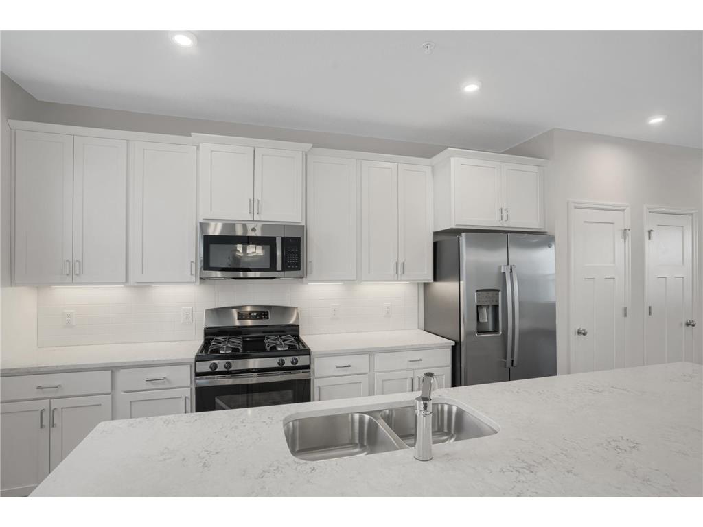 6541 Jody Avenue S Cottage Grove MN 55016 6381580 image1