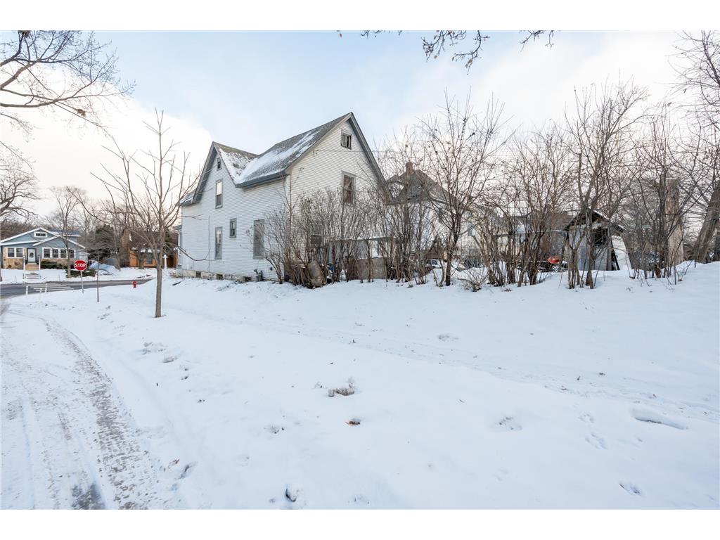 655 Robert Street S Saint Paul MN 55107 7008311 image12