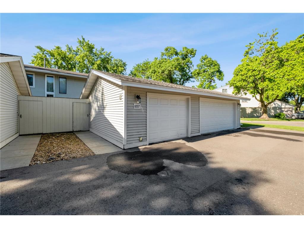 6557 40th Street N Oakdale MN 55128 6543993 image1