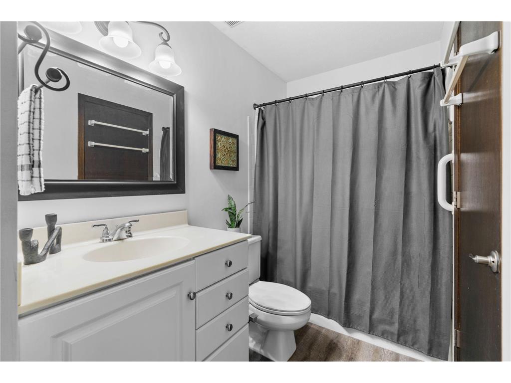 6558 Upper 35th Street N Oakdale MN 55128 7029284 image18