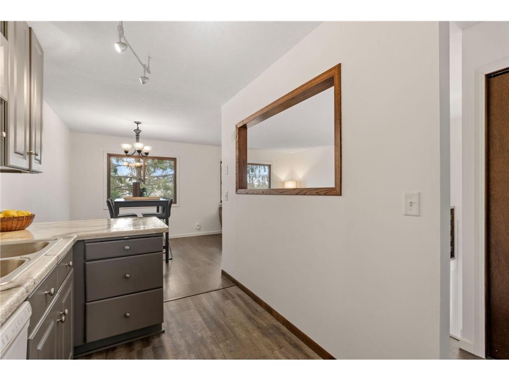 6558 Upper 35th Street N Oakdale MN 55128 7029284 image9