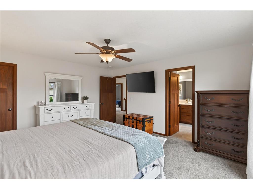 656 Lake Ridge Drive Woodbury MN 55129 6800478 image16