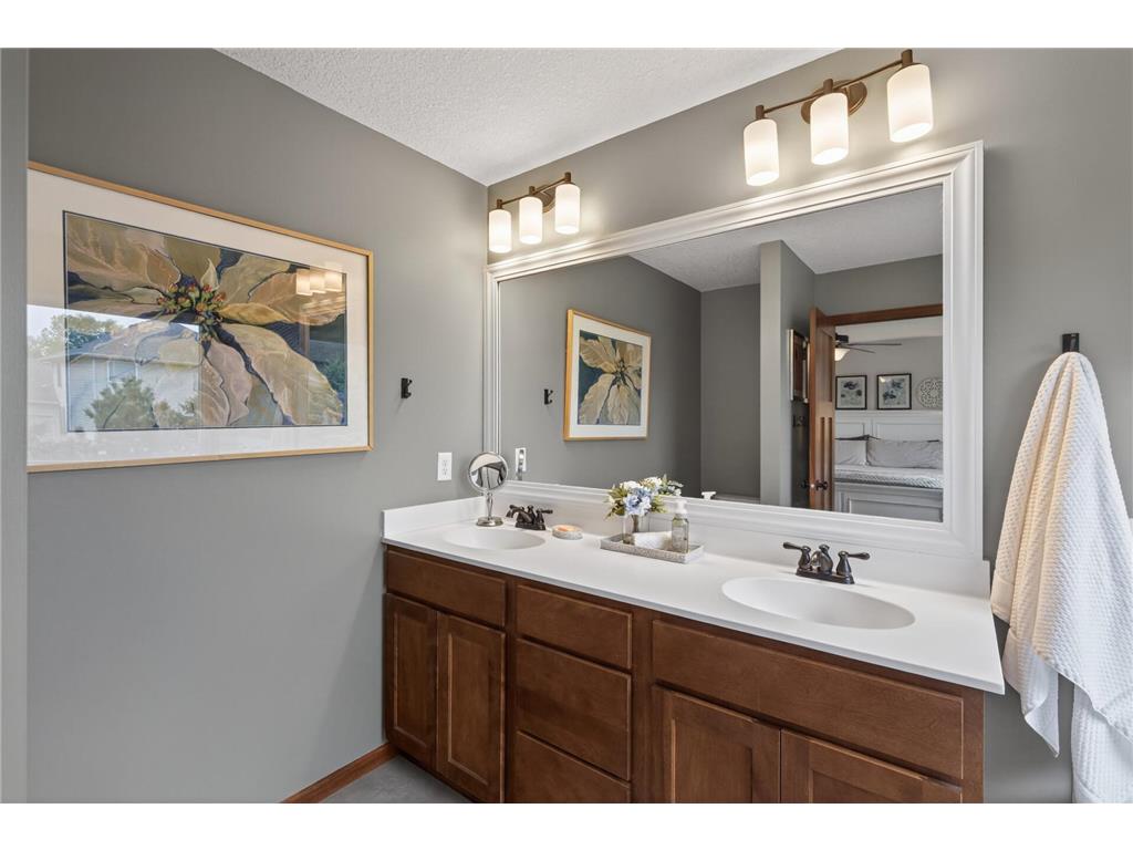 656 Lake Ridge Drive Woodbury MN 55129 6800478 image17