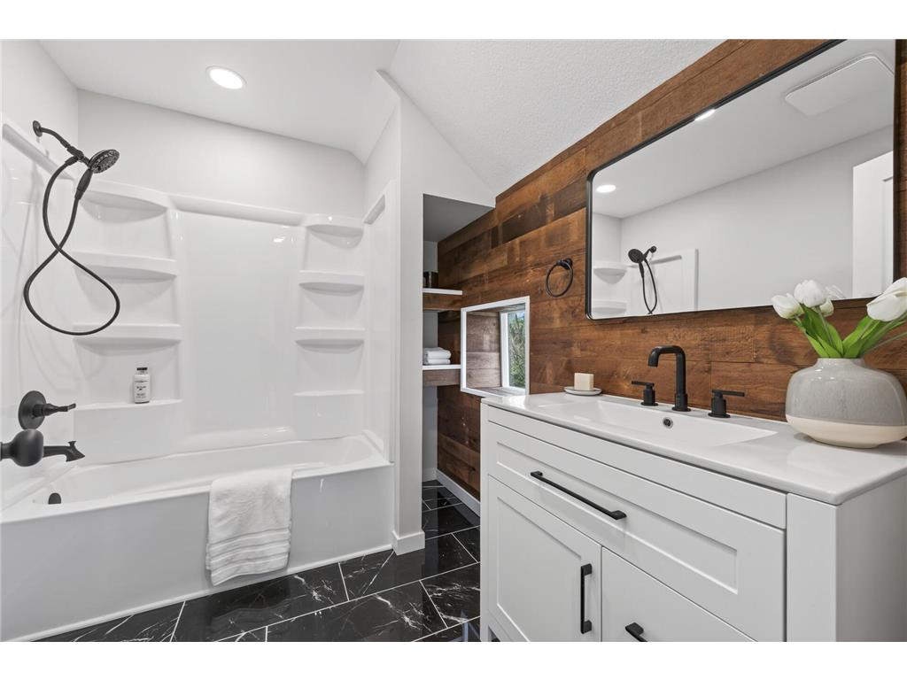 656 Madison Street Anoka MN 55303 7065930 image22