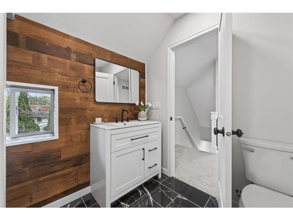 656 Madison Street Anoka MN 55303 7065930 image23
