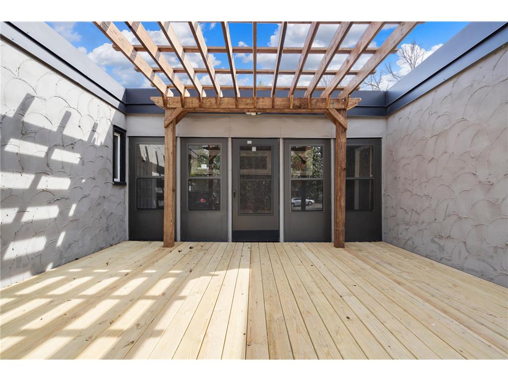 656 Shryer Avenue W Roseville MN 55113 6529543 image1