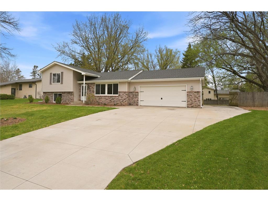 6560 49th Street N Oakdale MN 55128 7061874 image1