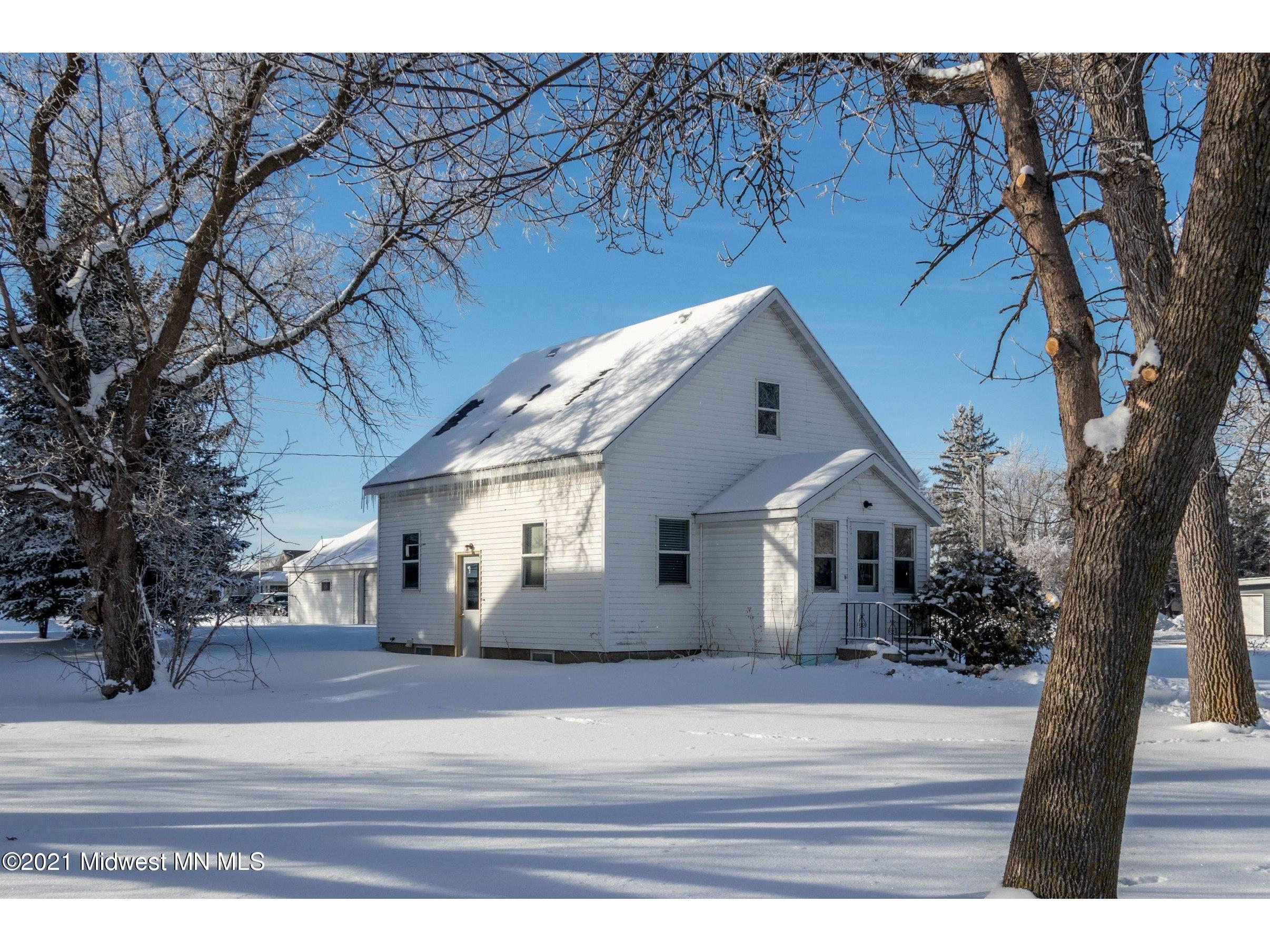 657 2nd Street SW, Perham, MN 56573 MLS 6064600 Edina Realty