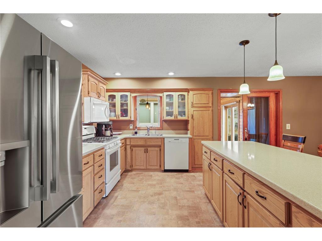 657 Granada Avenue N Oakdale MN 55128 7050425 image13