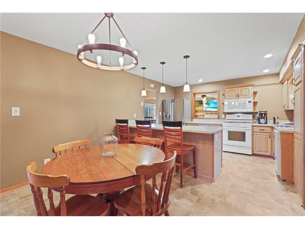 657 Granada Avenue N Oakdale MN 55128 7050425 image16