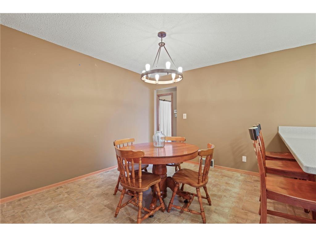 657 Granada Avenue N Oakdale MN 55128 7050425 image18