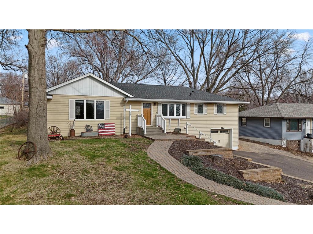 657 Granada Avenue N Oakdale MN 55128 7050425 image2