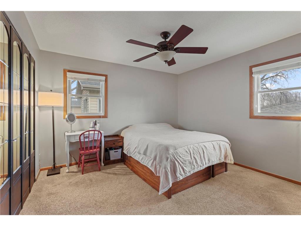 657 Granada Avenue N Oakdale MN 55128 7050425 image23