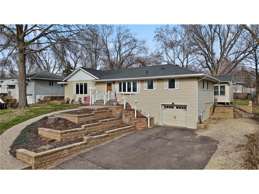 657 Granada Avenue N Oakdale MN 55128 7050425 image3