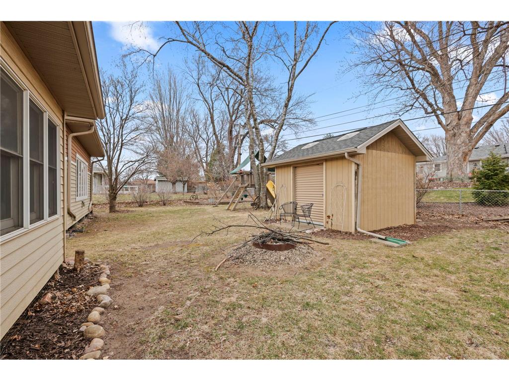 657 Granada Avenue N Oakdale MN 55128 7050425 image33